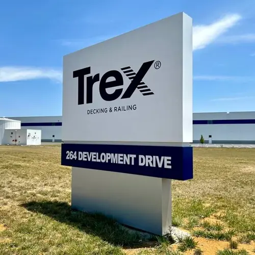 Monument / Pylon Signs